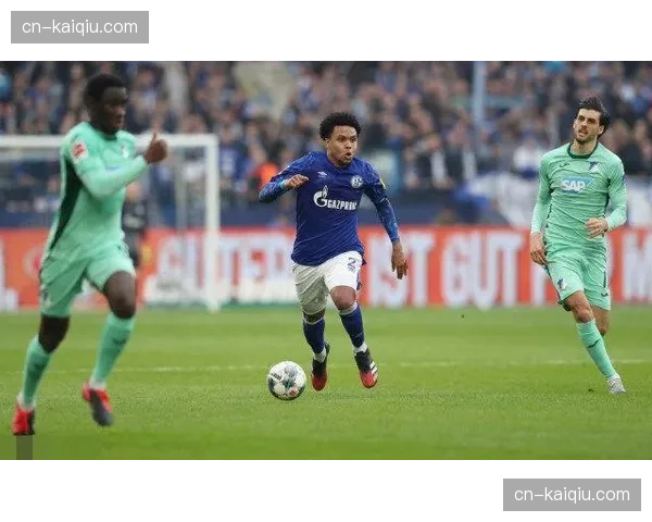 深度复盘：对比马赛与朗斯的比赛，看“区域盯人”与“人盯人”在高压中的优劣